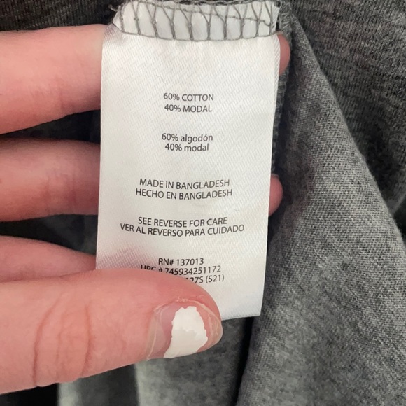 Eddie Bauer gray tee - Picture 4 of 4